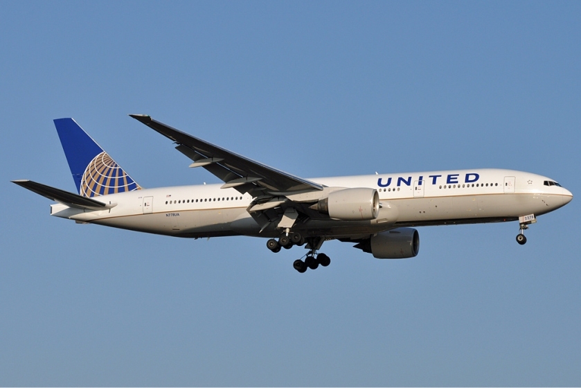 United_Airlines_Boeing_777-200